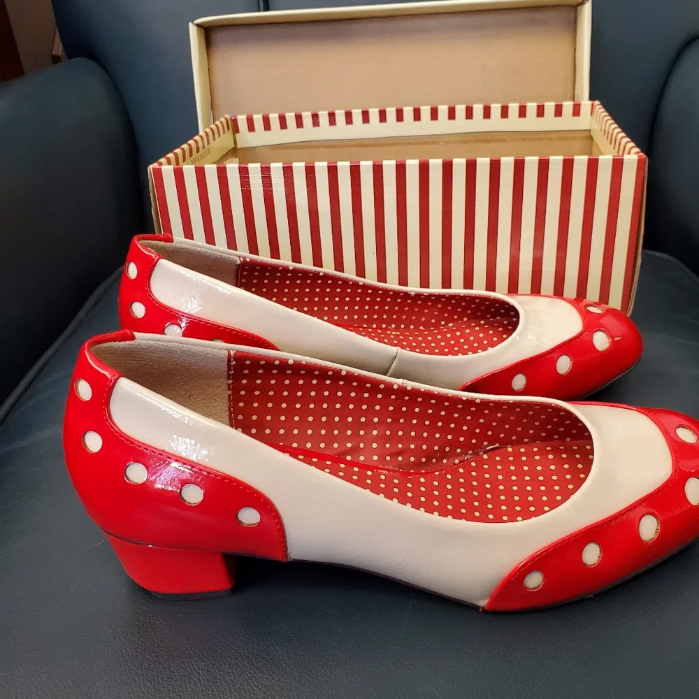 B.A.I.T. slip on low heel pumps - Picture 4 of 9